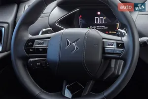 Мультифункциональный руль, отделанный премиум кожей